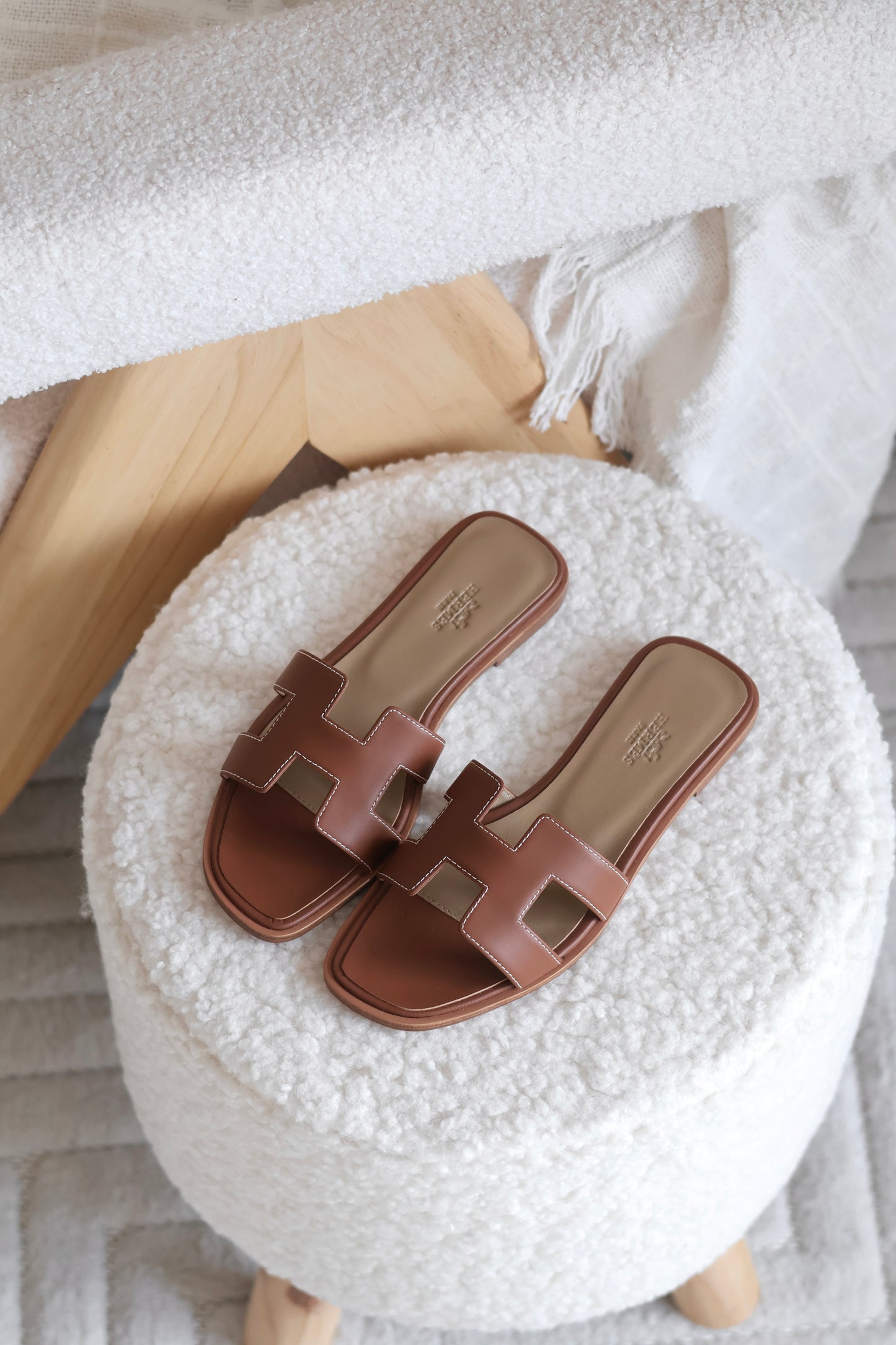 Oran sandal