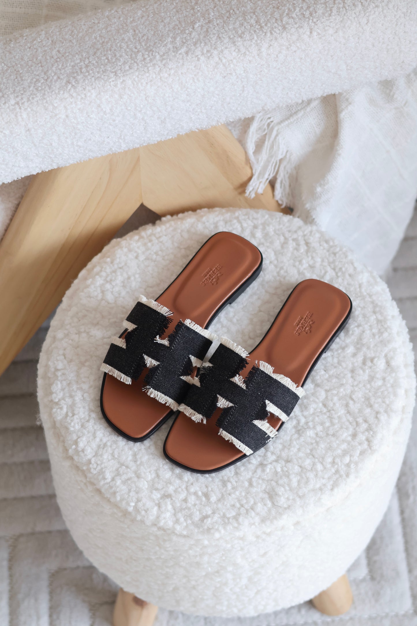 Oran sandal