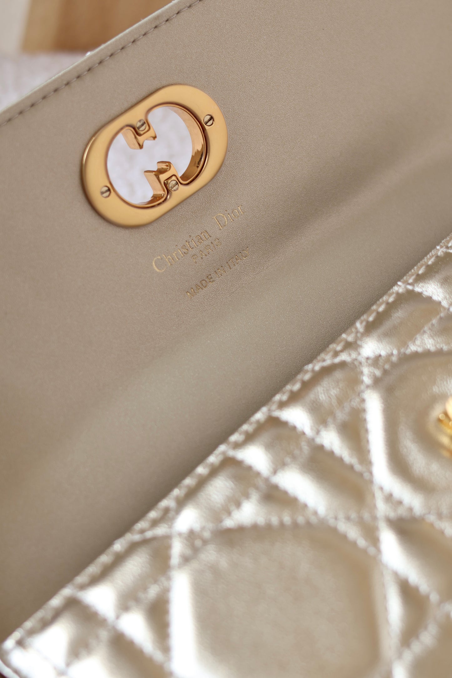 Miss Caro Top Handle-pouch