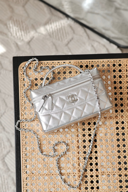 Vanity with Chain in Grained Calfskin