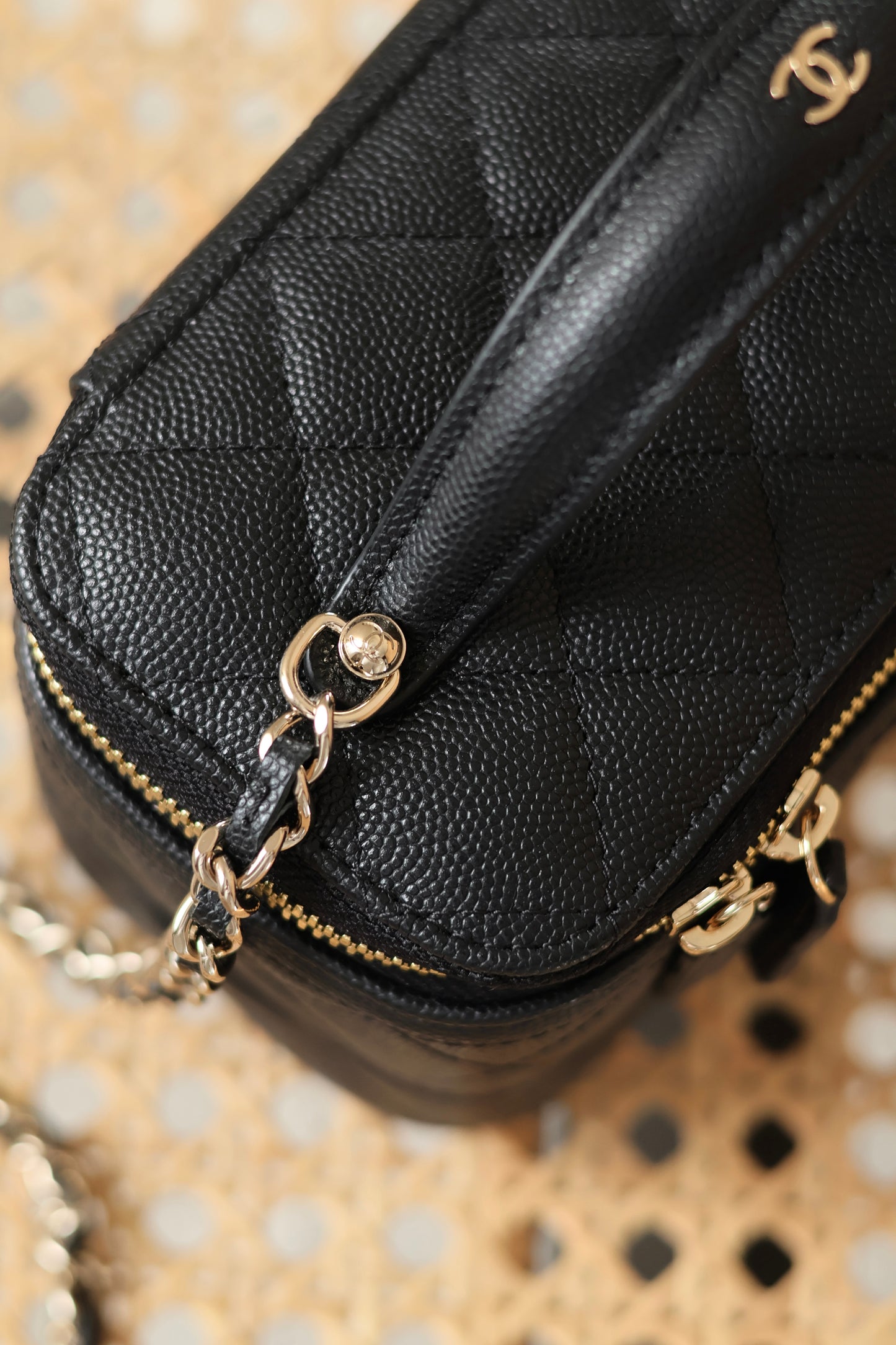 Long Vanity With Chain