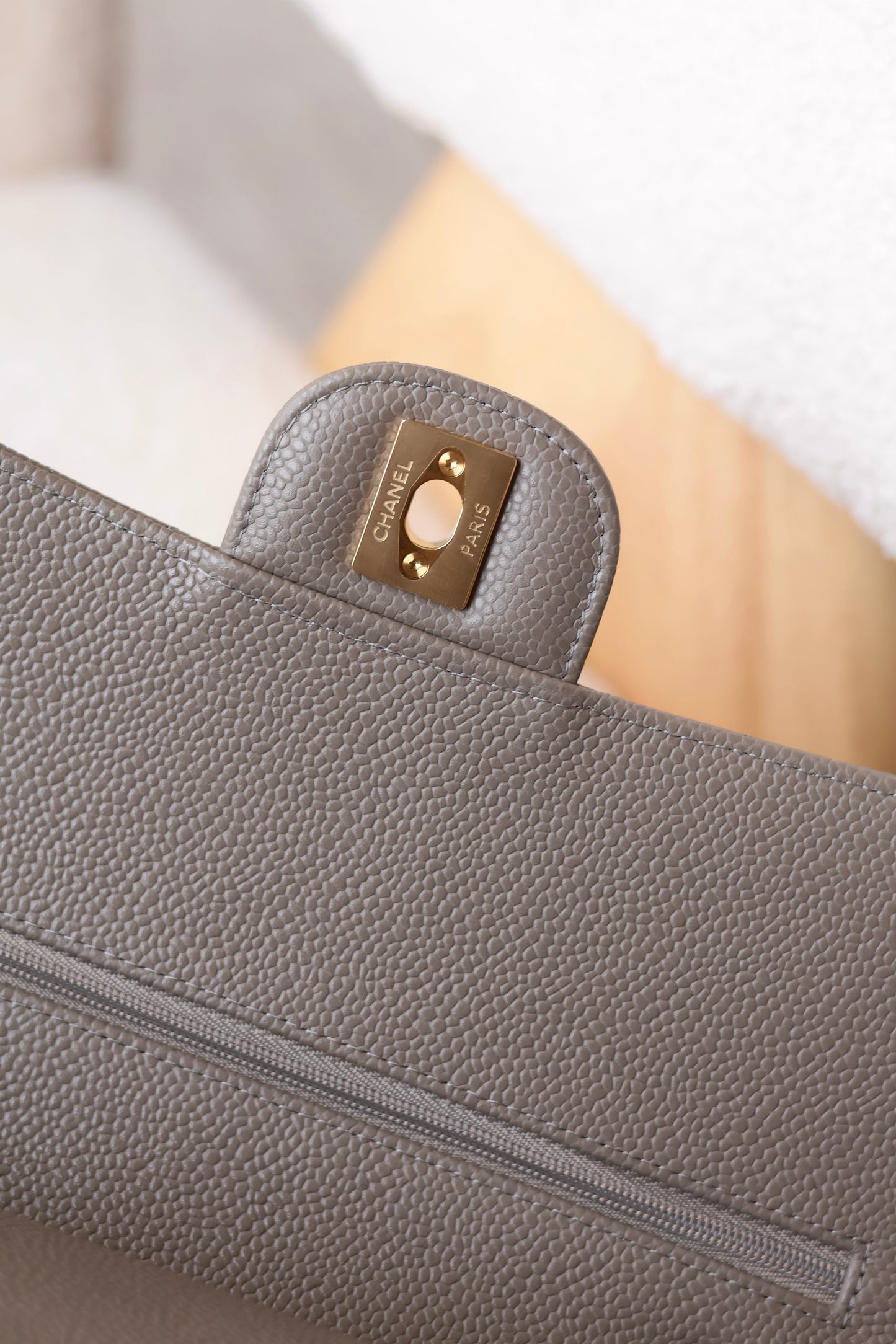 Classic 11.12 Handbag