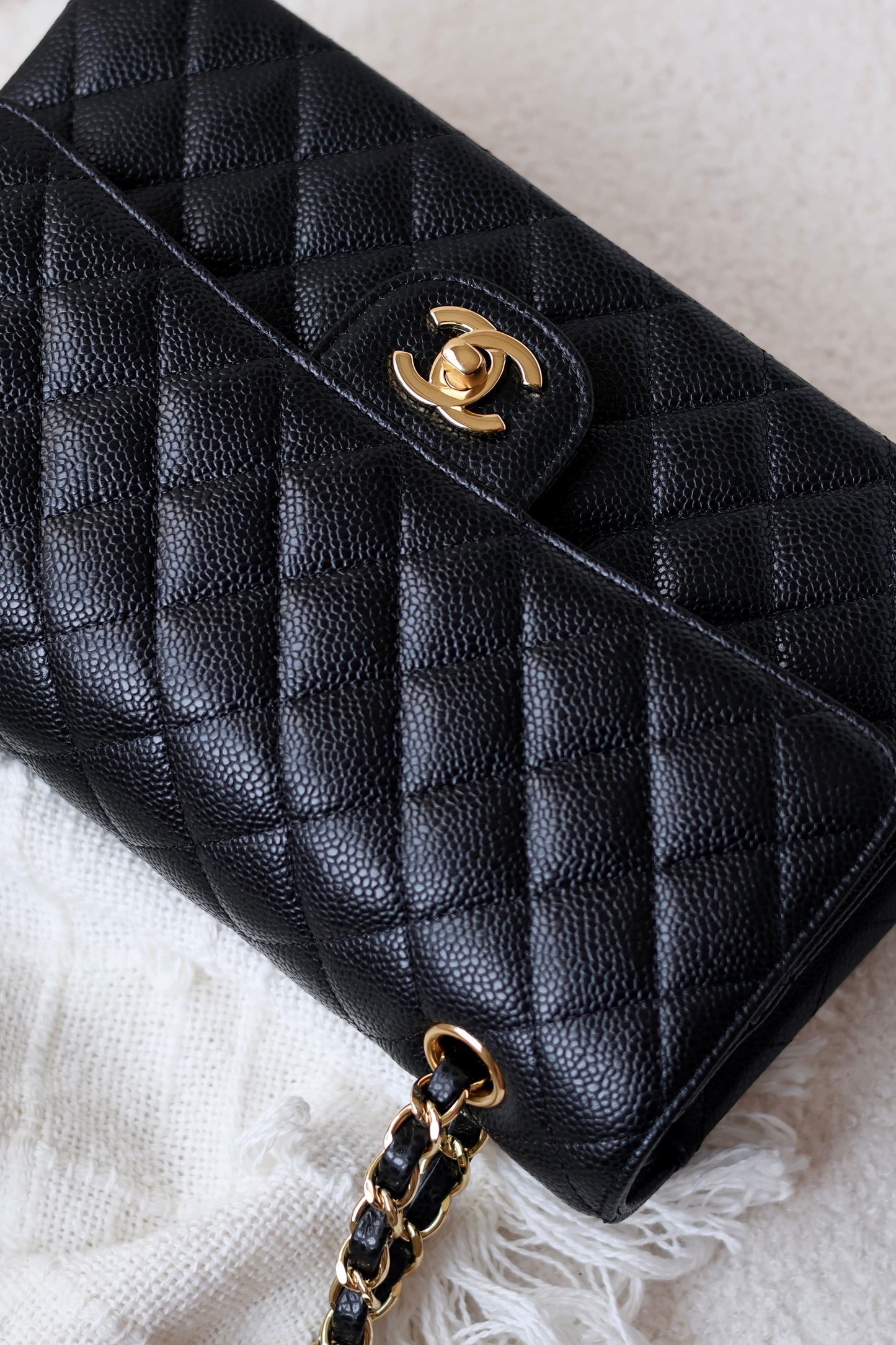 Classic 11.12 Handbag