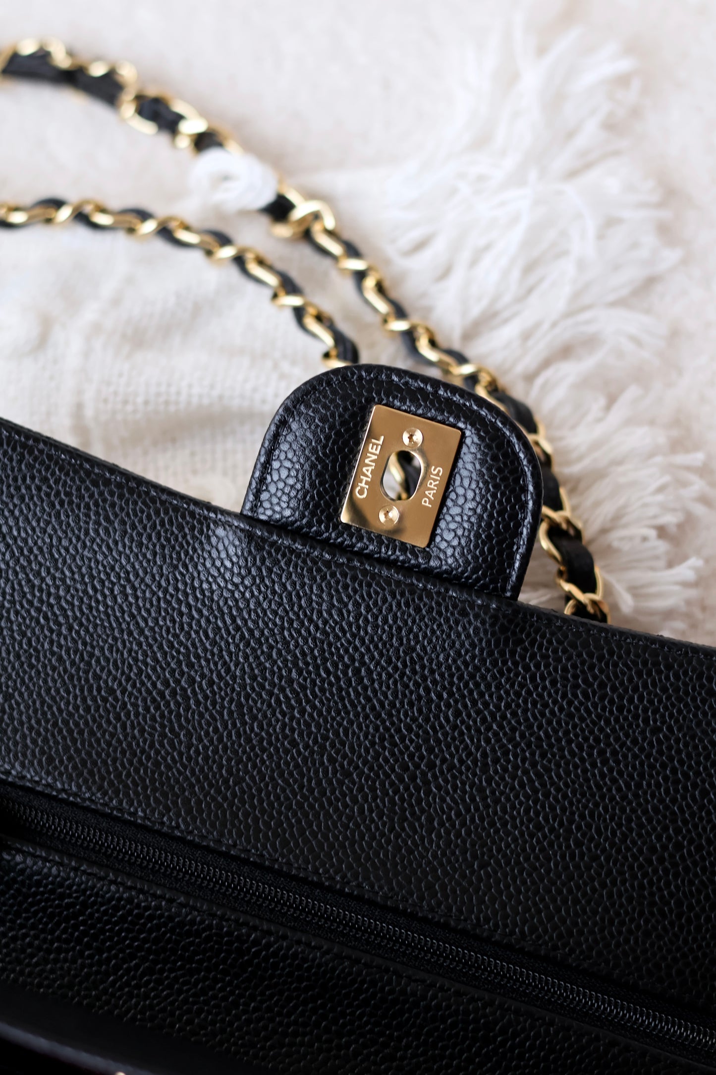 Classic 11.12 Handbag