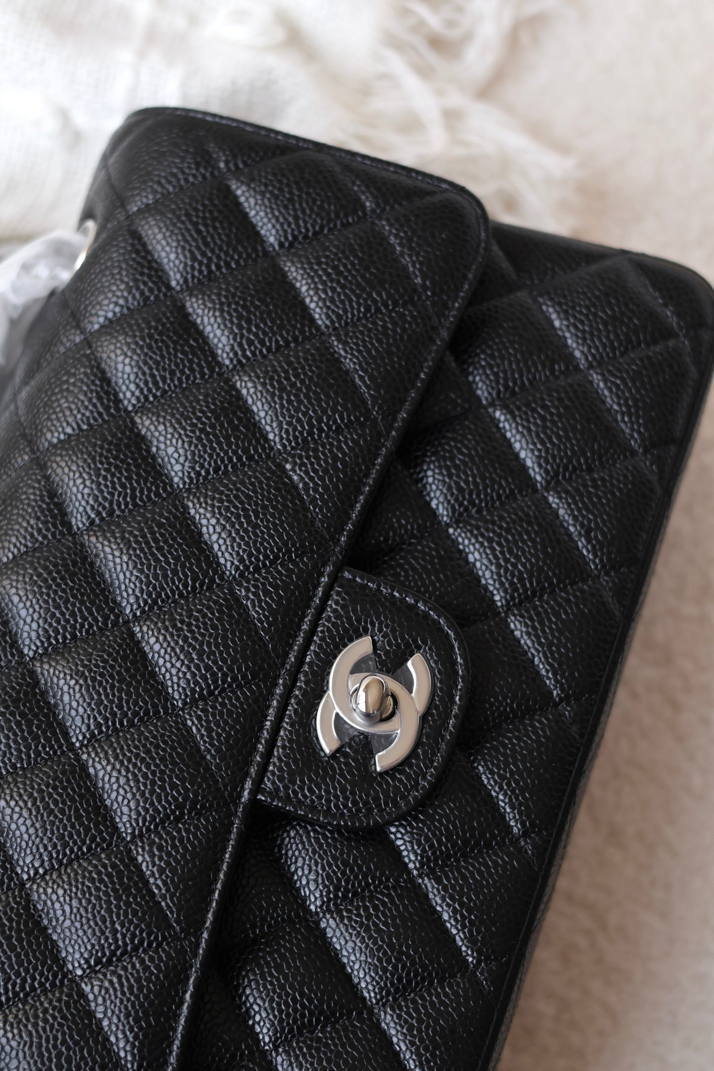 Classic 11.12 Handbag