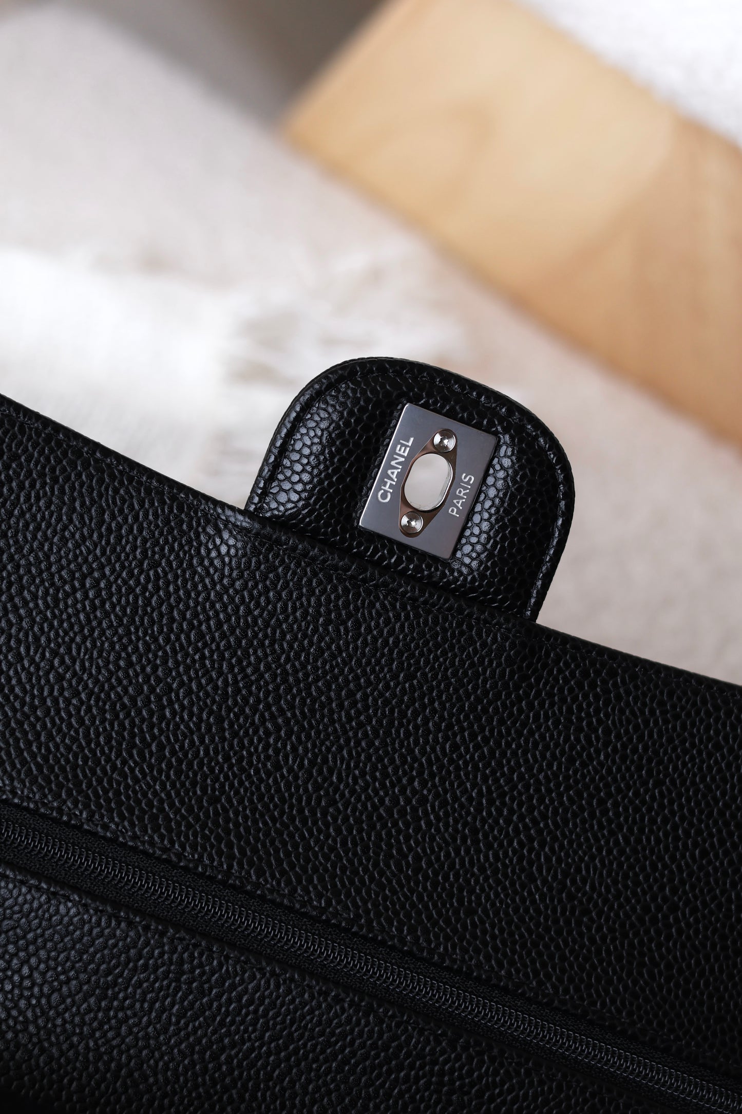 Classic 11.12 Handbag