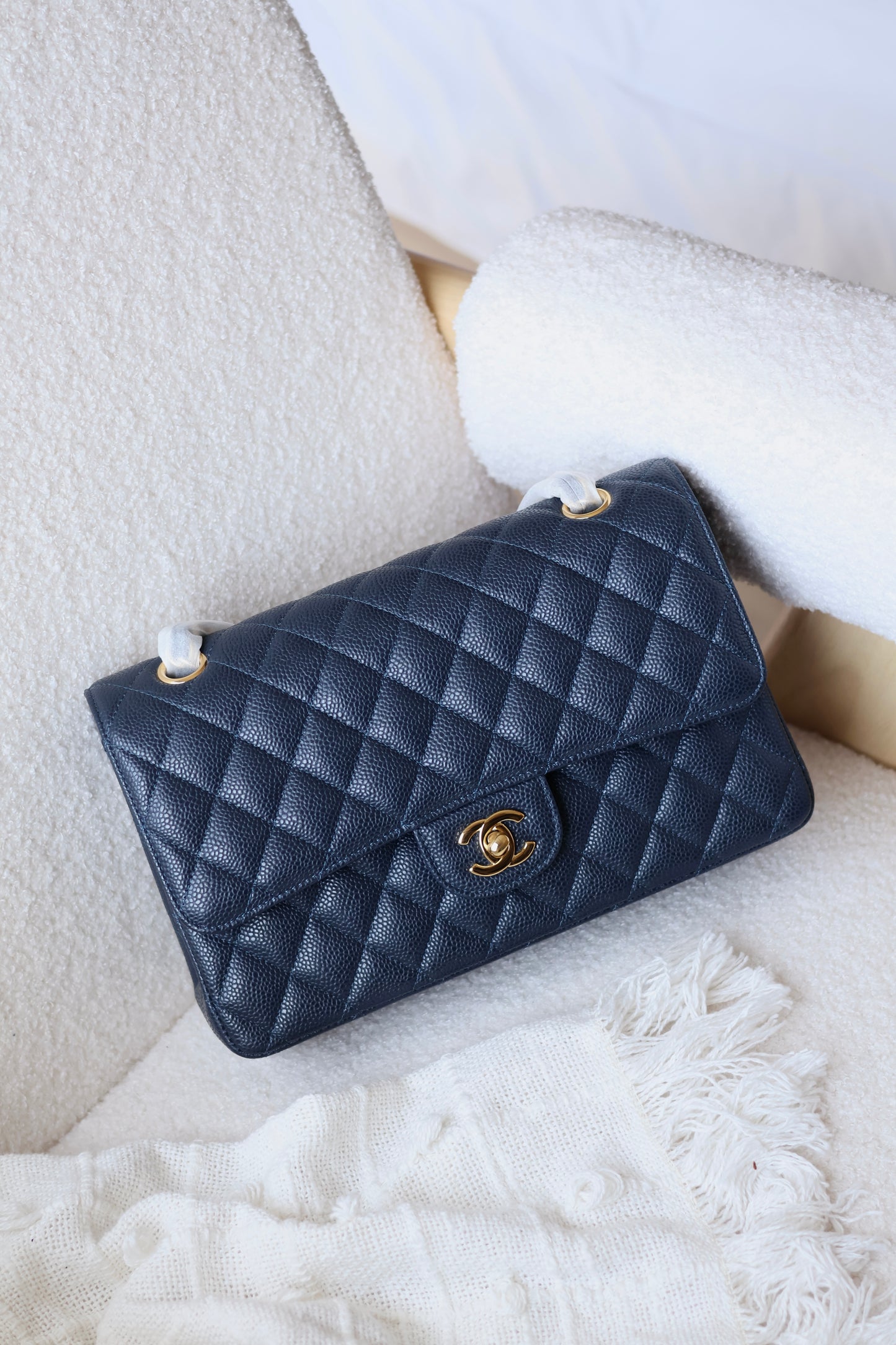 Classic 11.12 Handbag