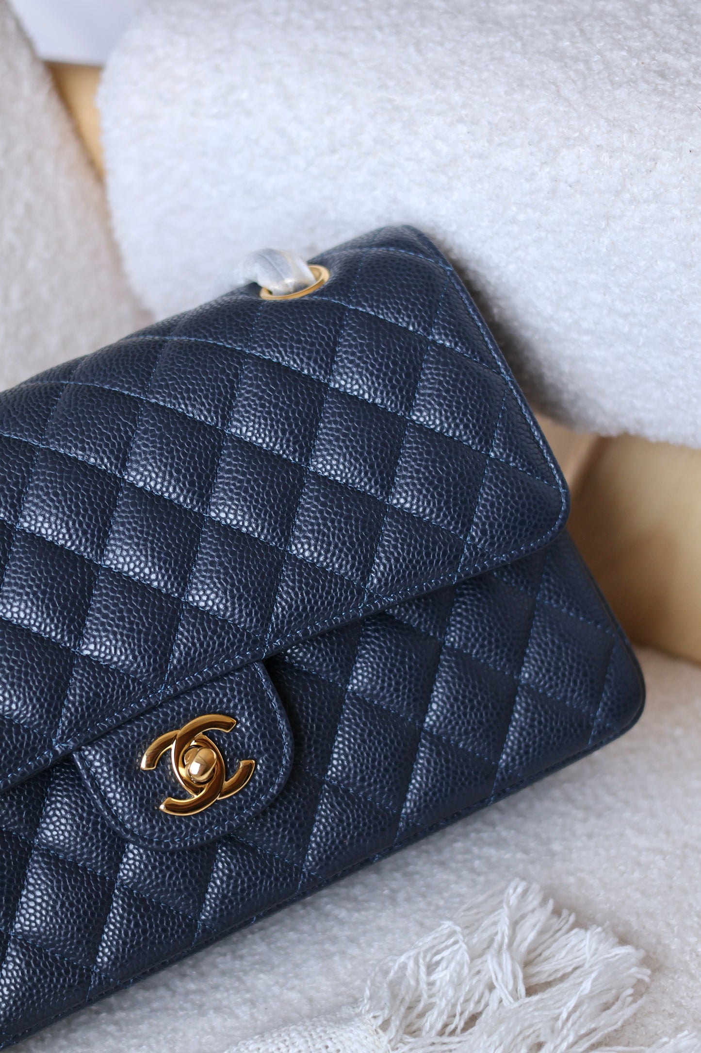 Classic 11.12 Handbag