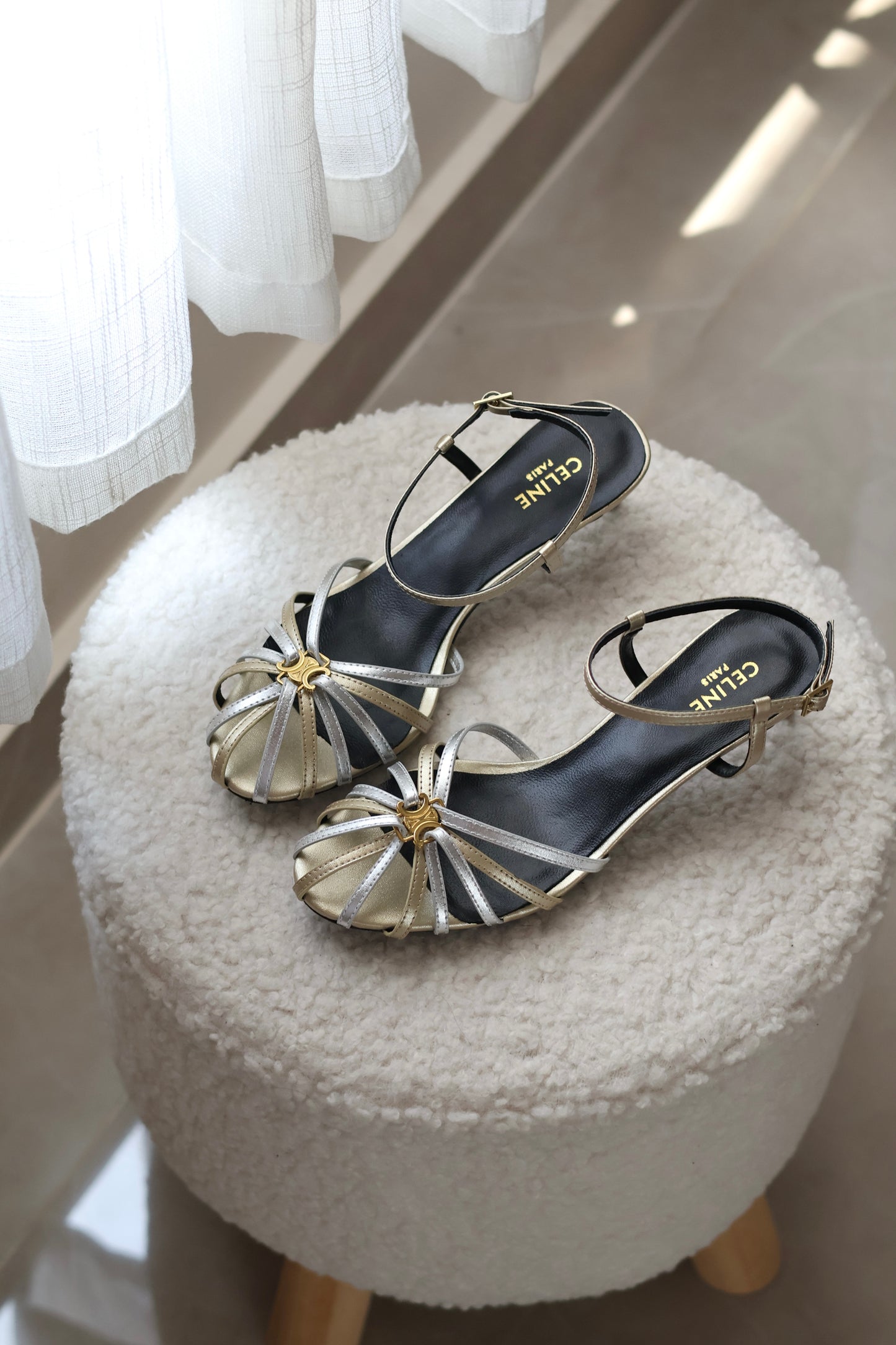 TRIOMPHE SANDAL