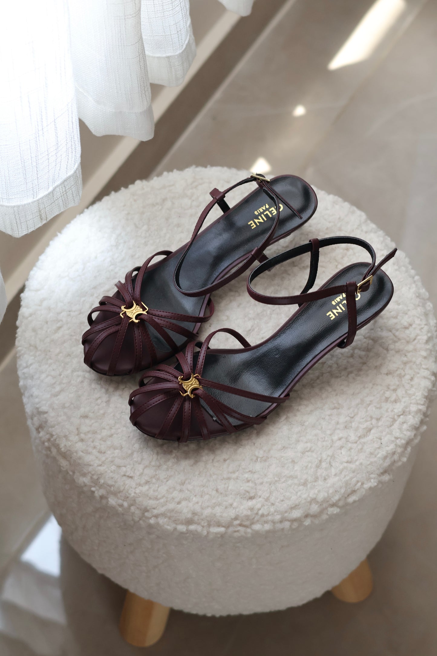 TRIOMPHE SANDAL
