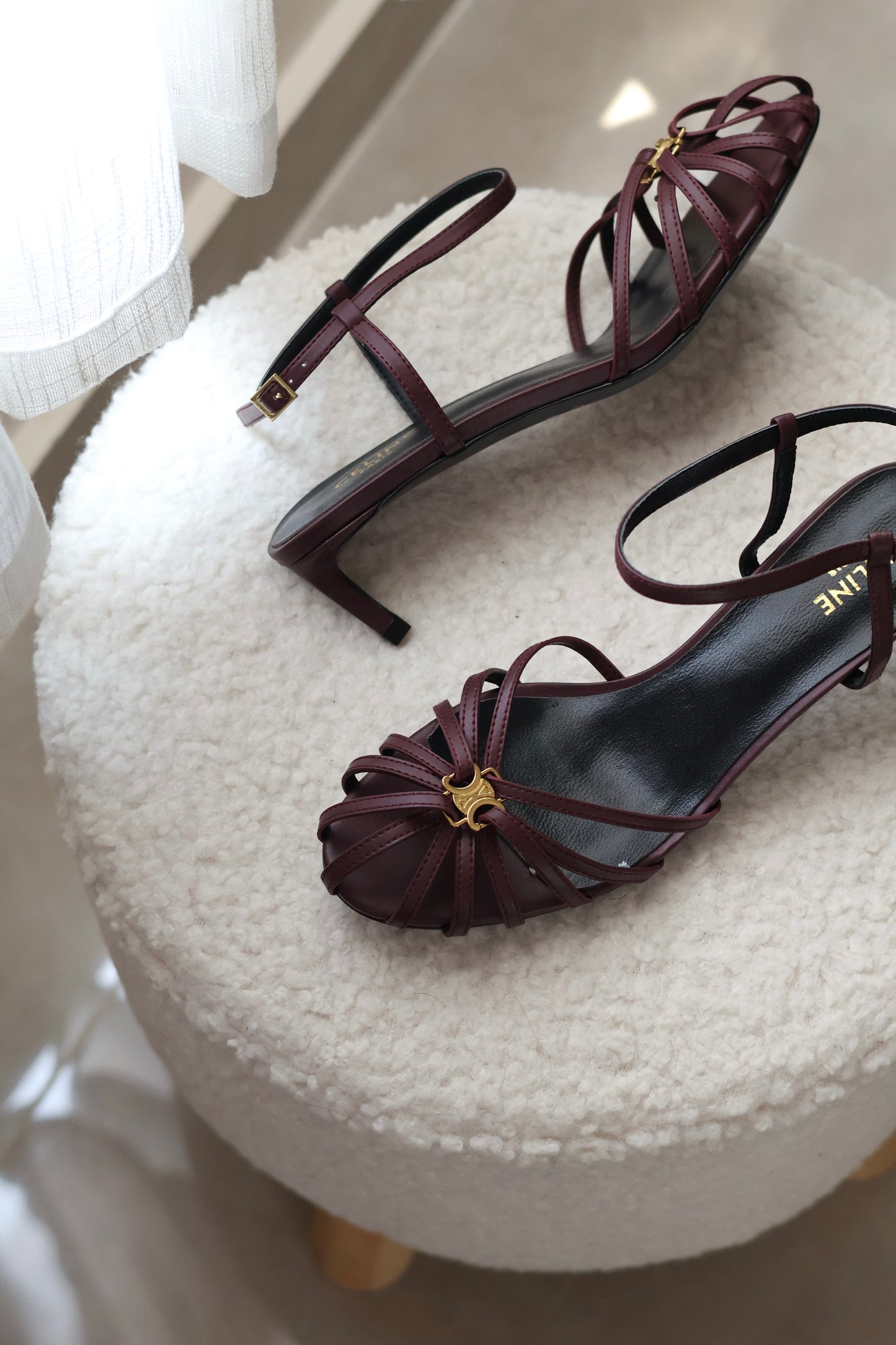 TRIOMPHE SANDAL