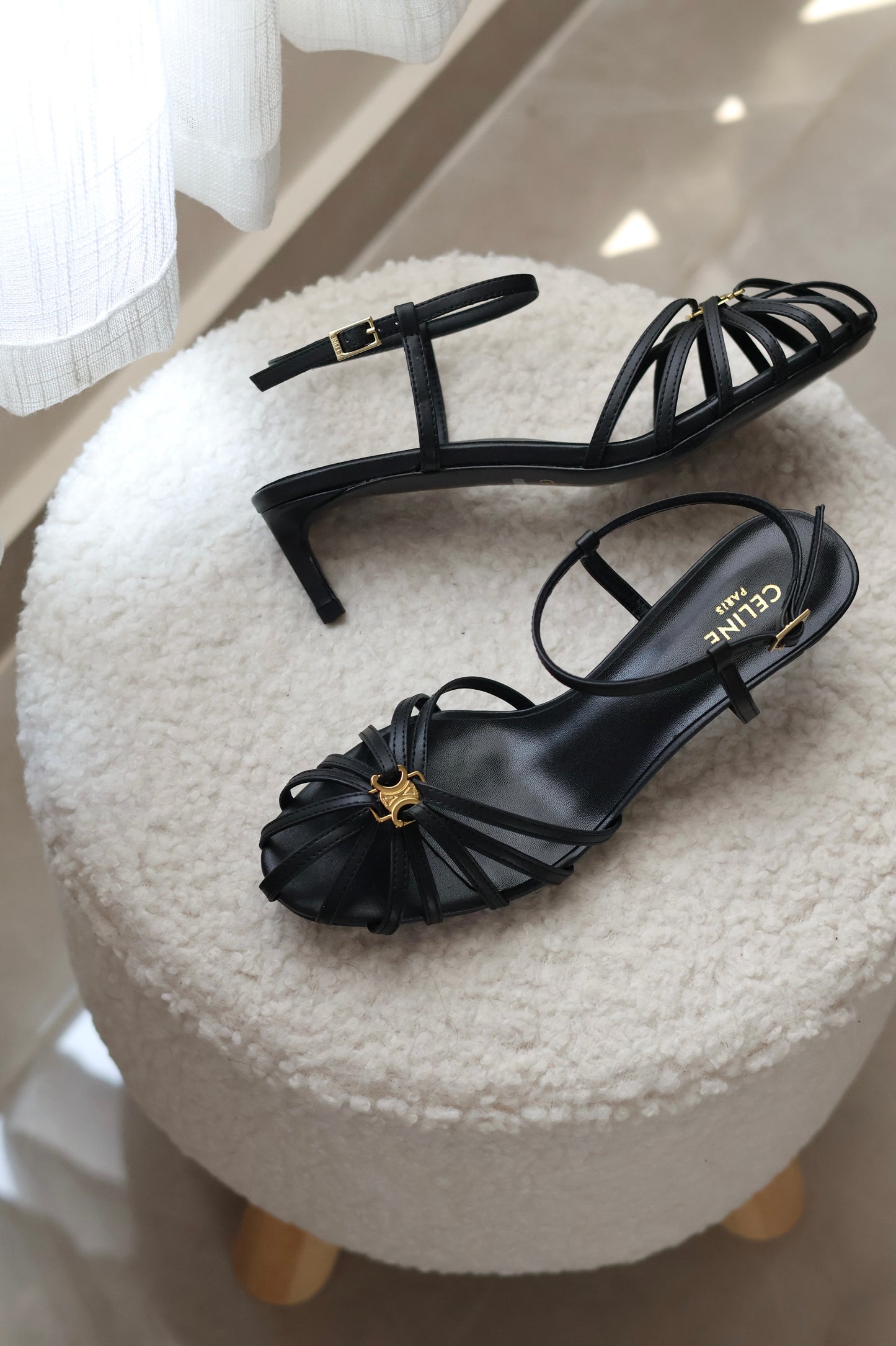 TRIOMPHE SANDAL