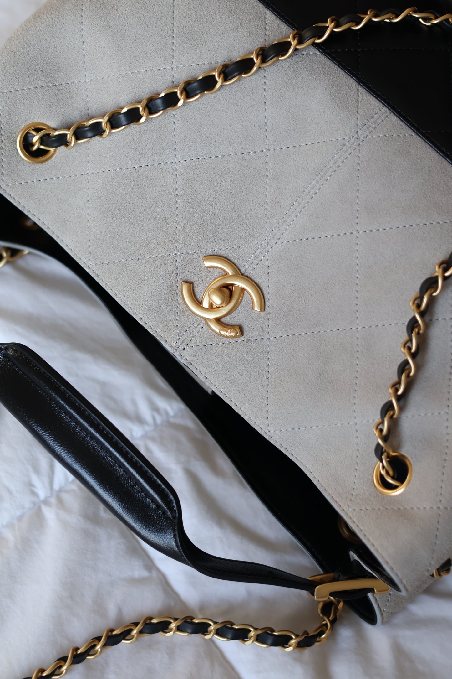 CHANEL Small Tote