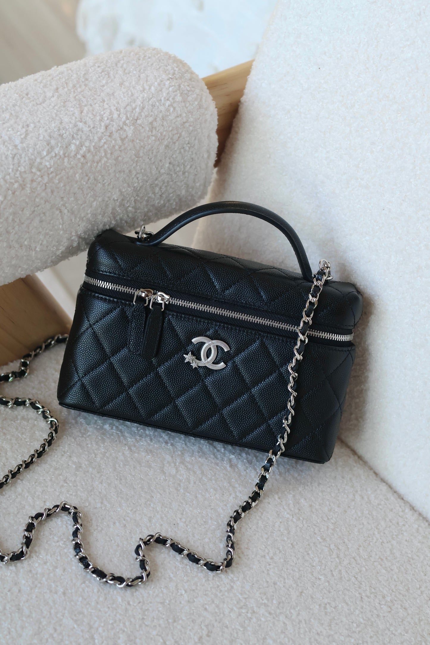 Vanity with Chain Shooting Star