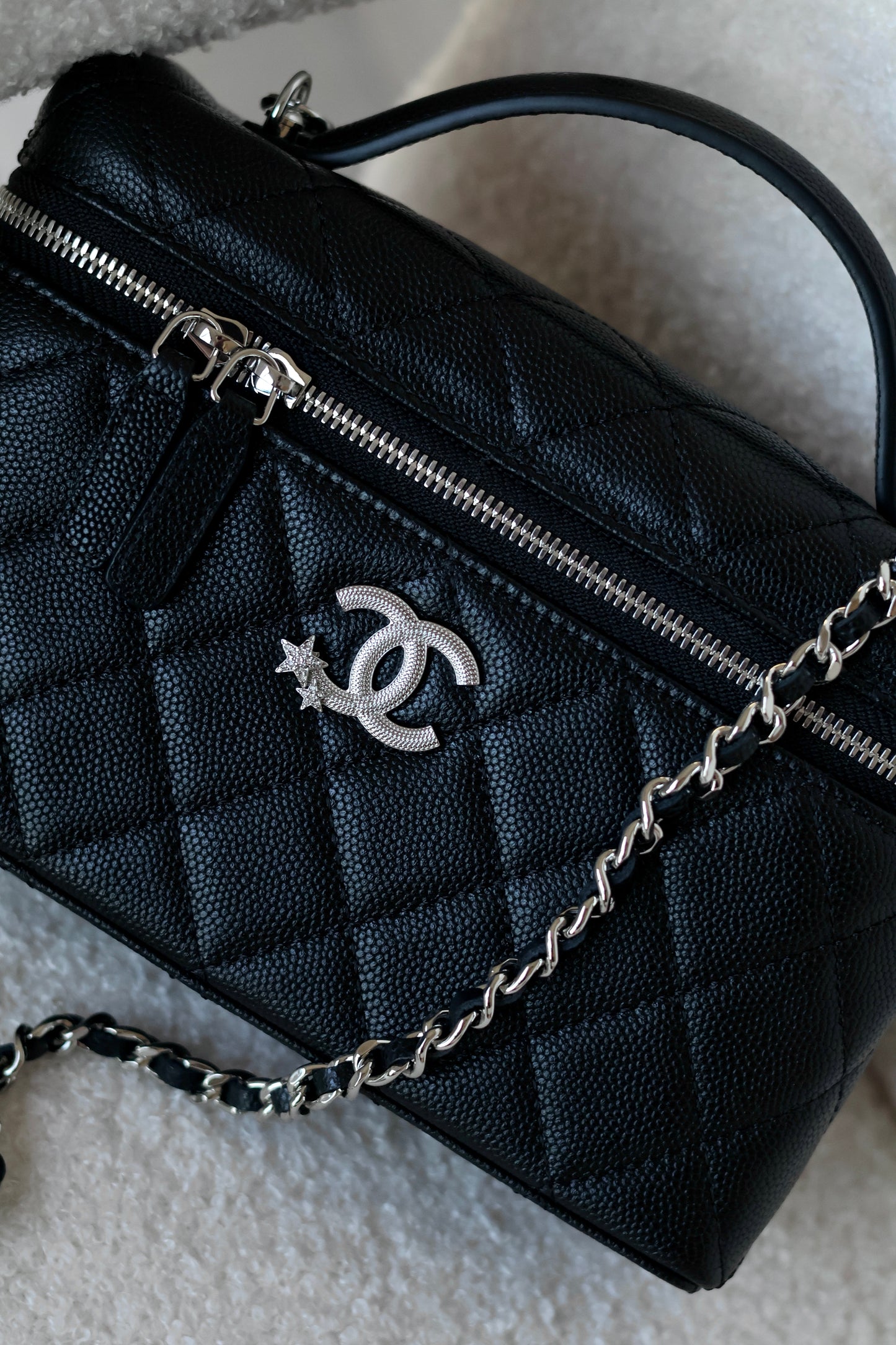 Vanity with Chain Shooting Star