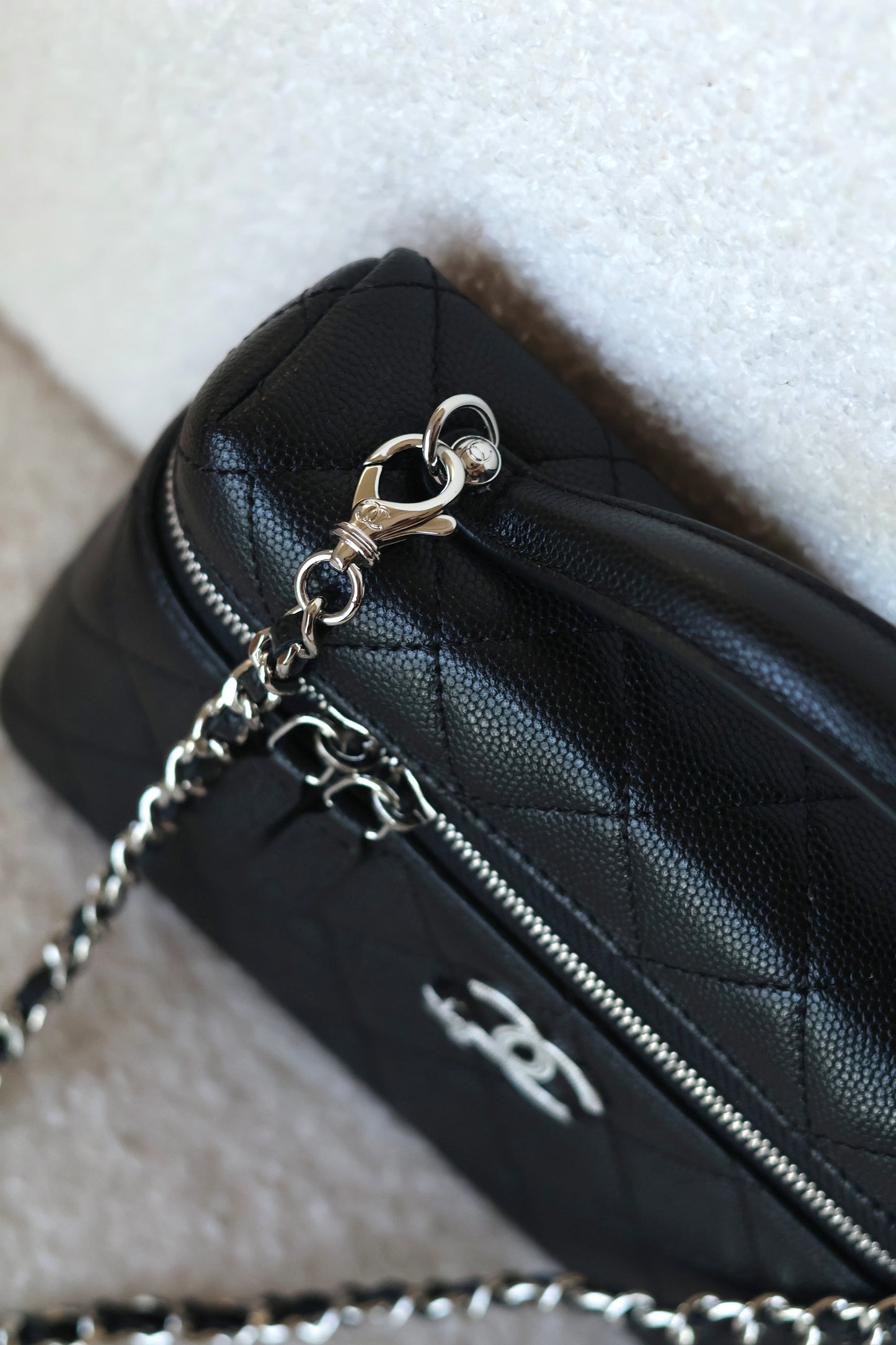 Vanity with Chain Shooting Star