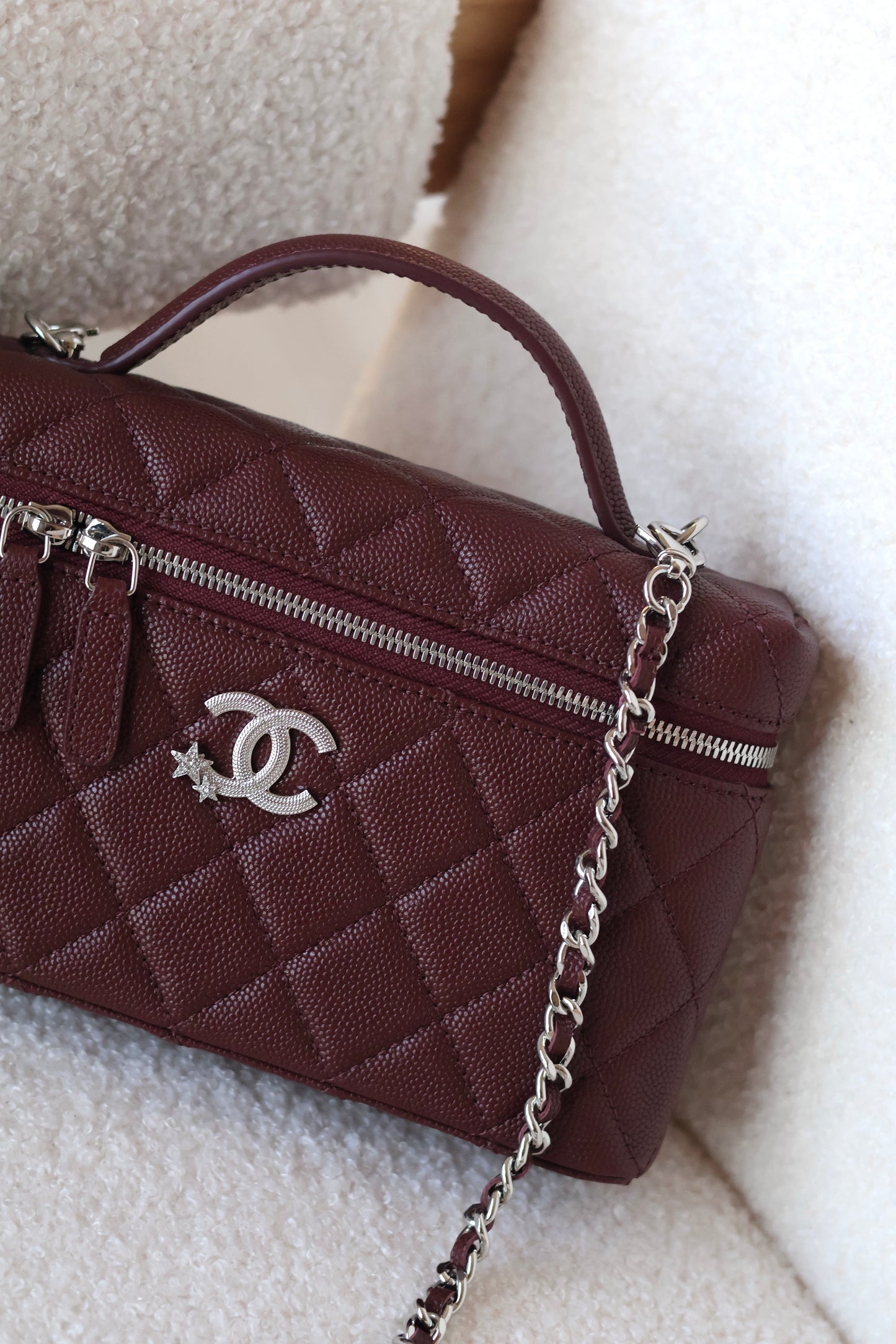 Vanity with Chain Shooting Star