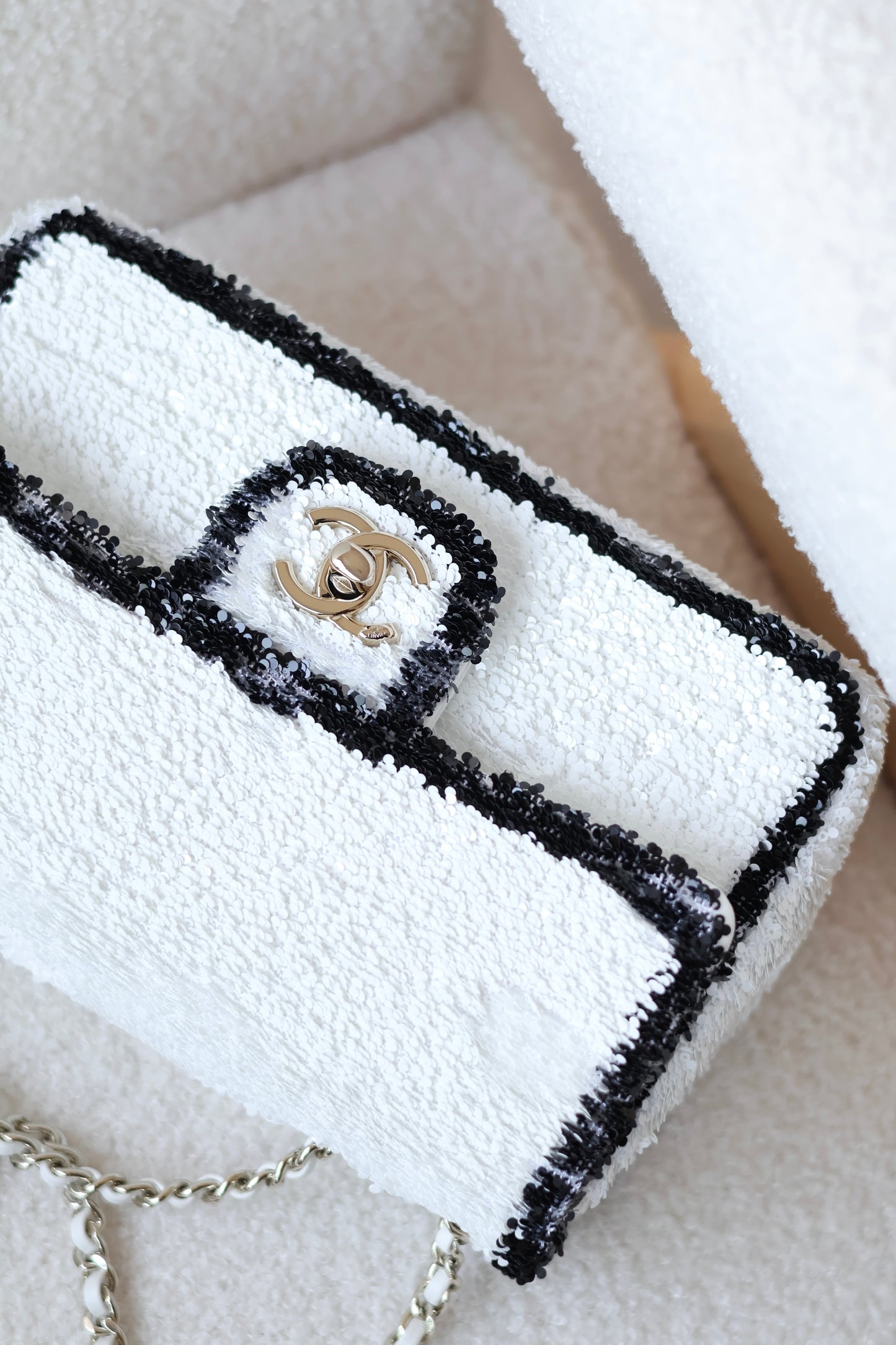 Flap bag, Sequins & gold-tone metal, black & white