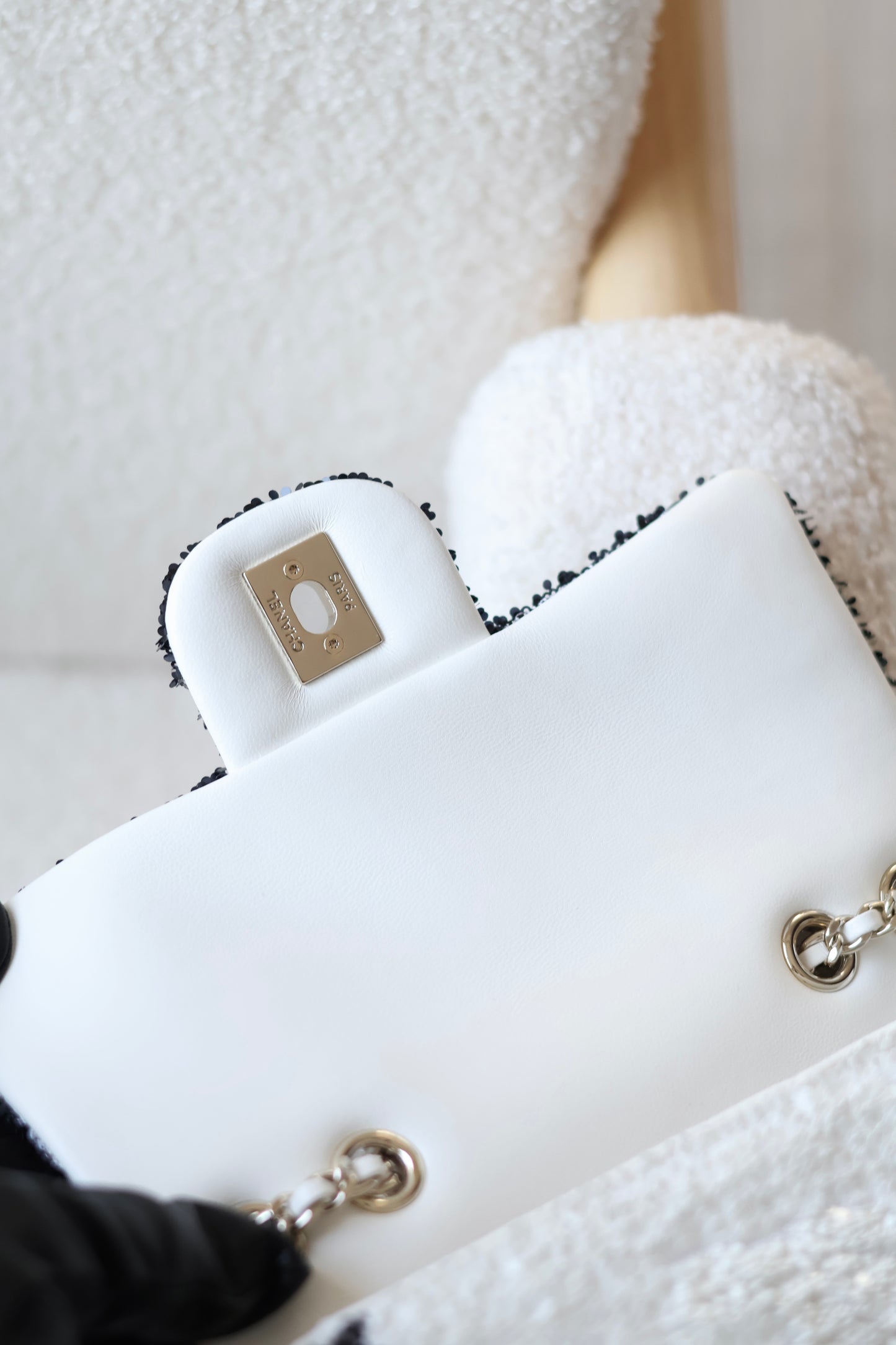 Flap bag, Sequins & gold-tone metal, black & white