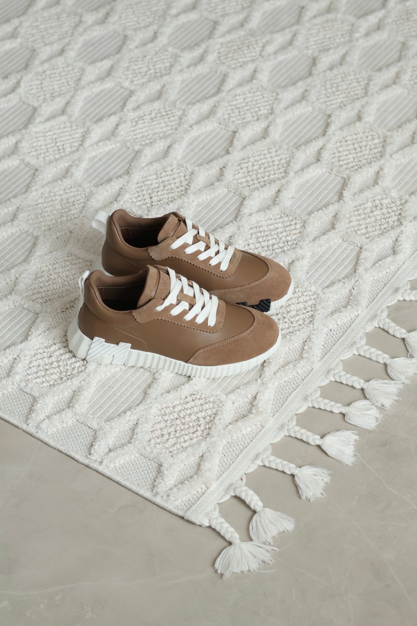 Bouncing sneaker