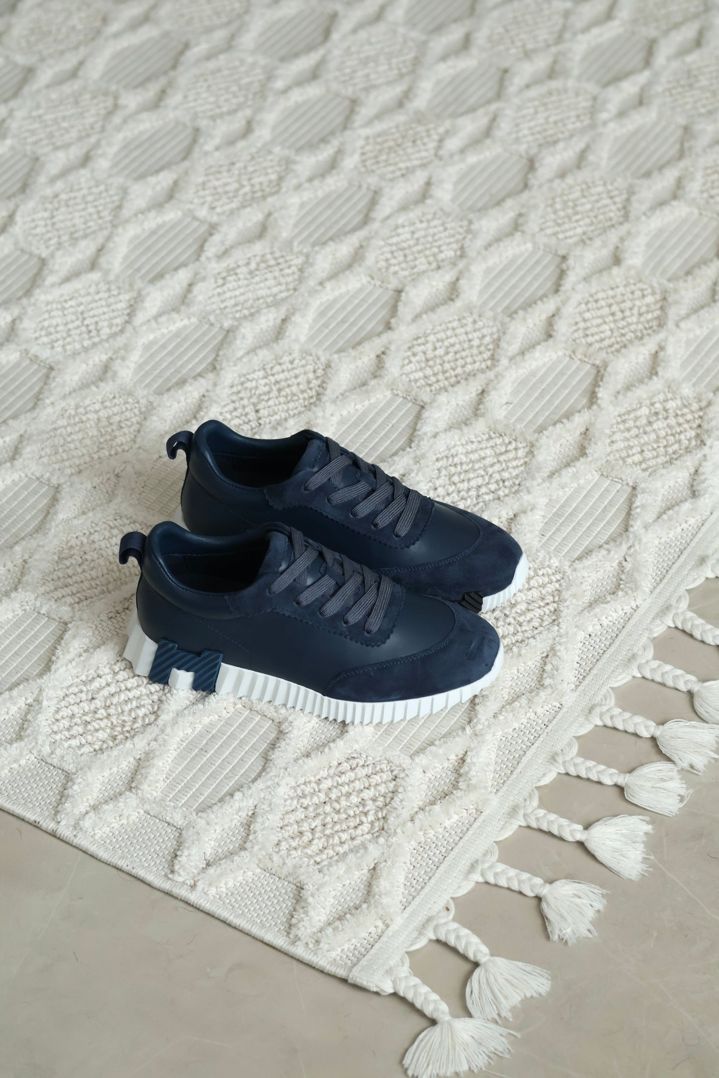 Bouncing sneaker
