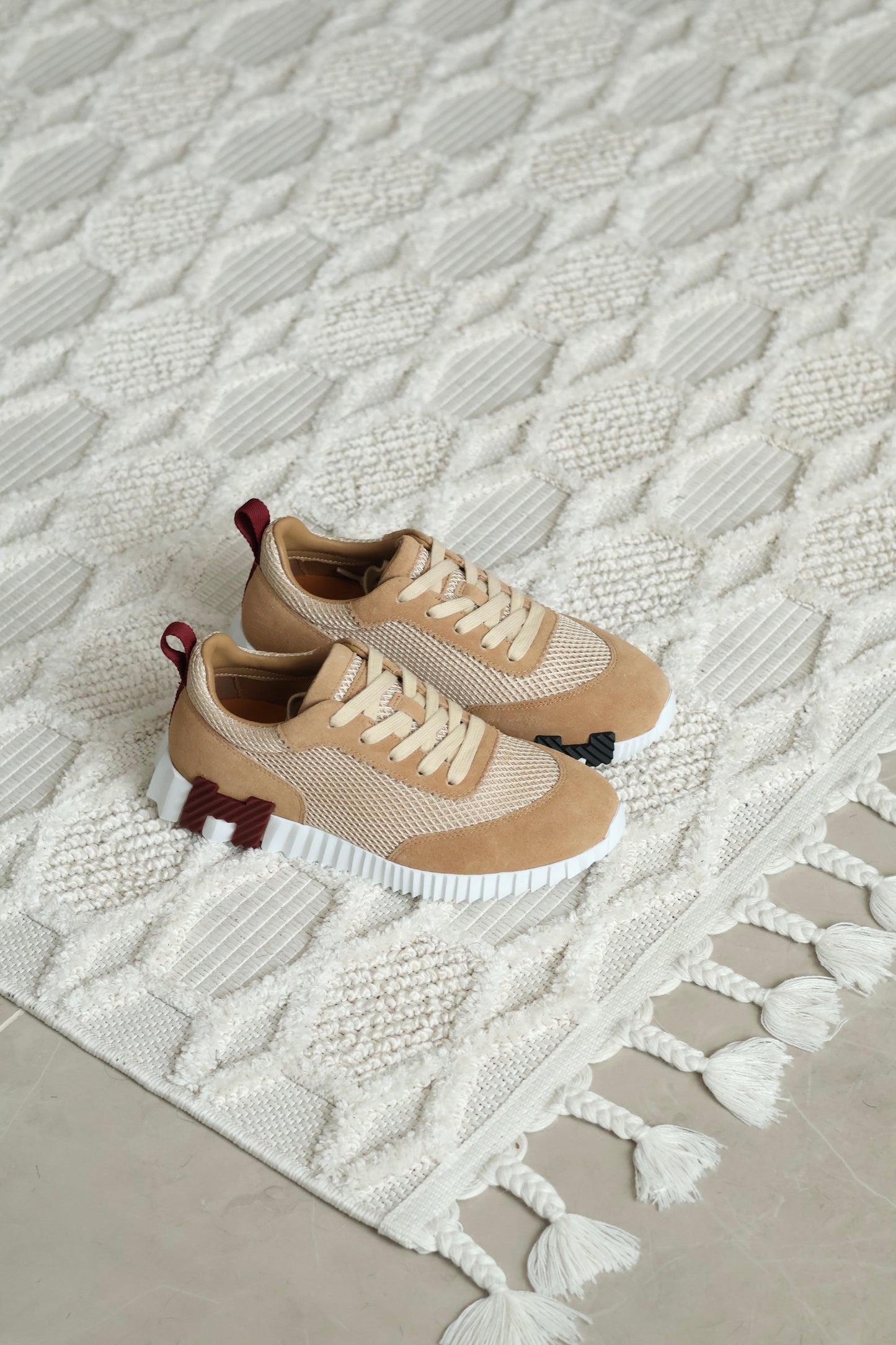 Bouncing sneaker