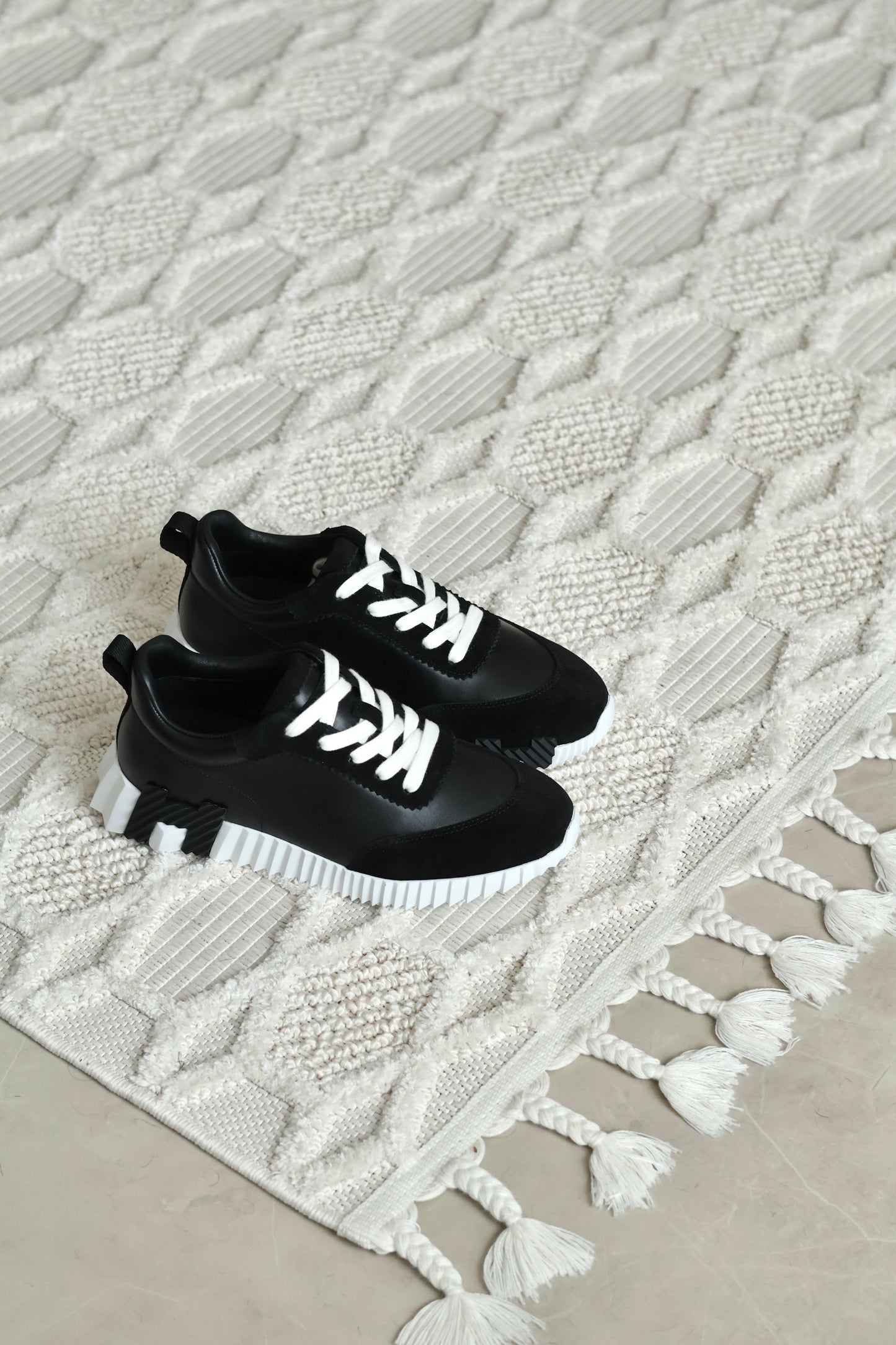 Bouncing sneaker