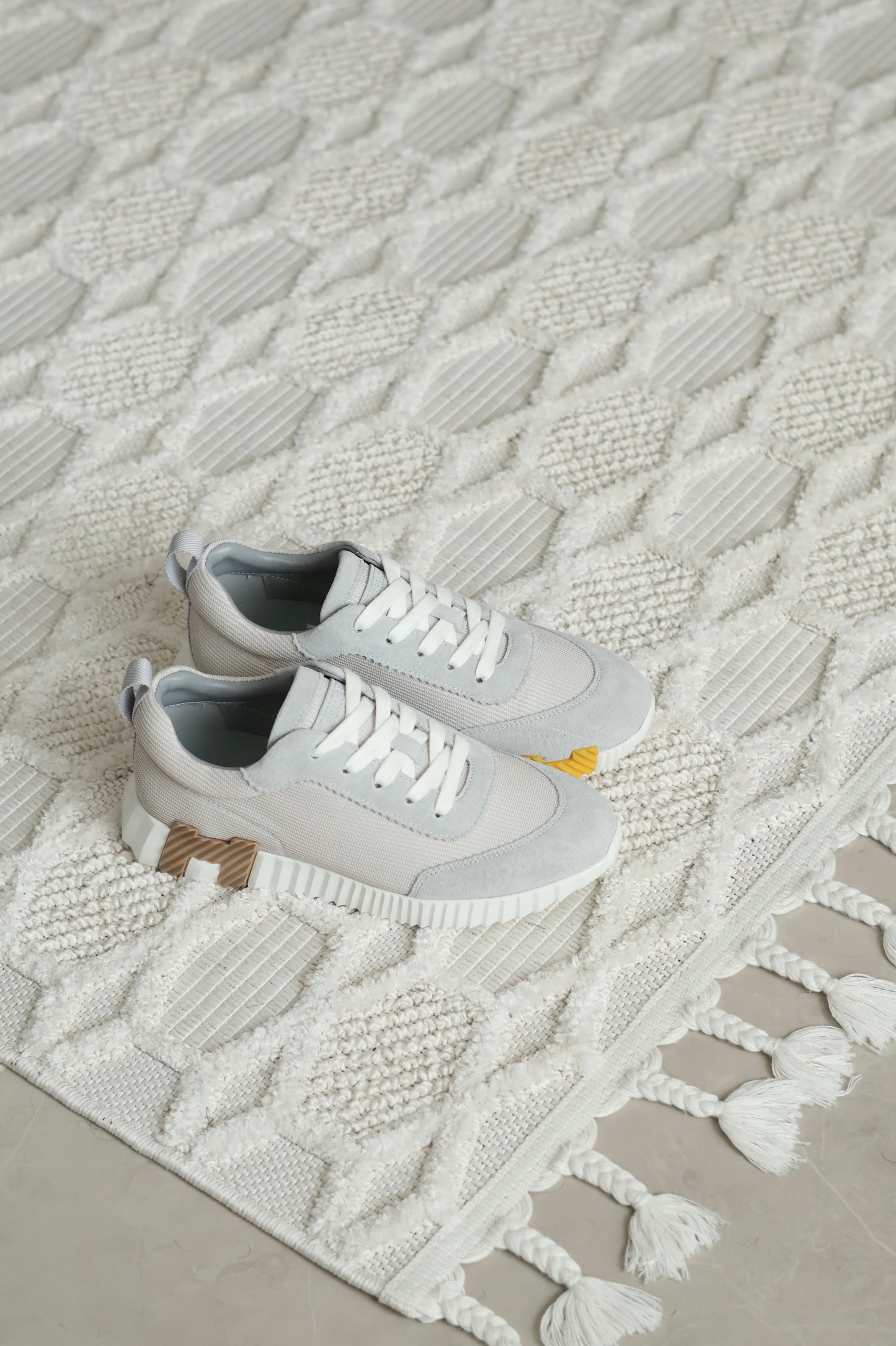 Bouncing sneaker