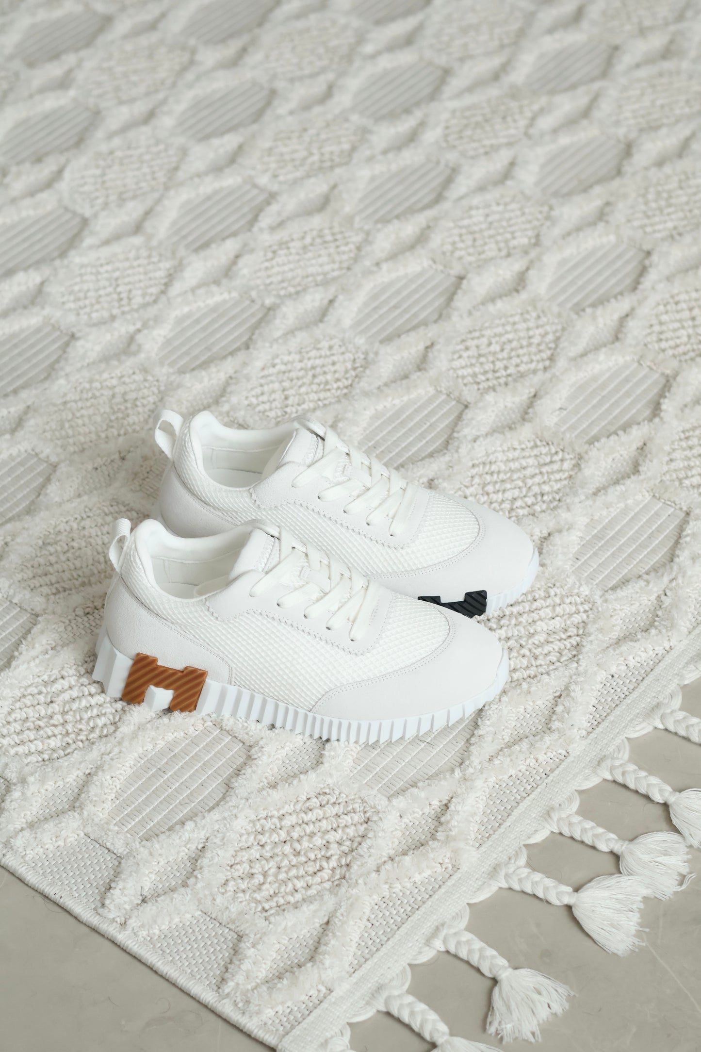 Bouncing sneaker