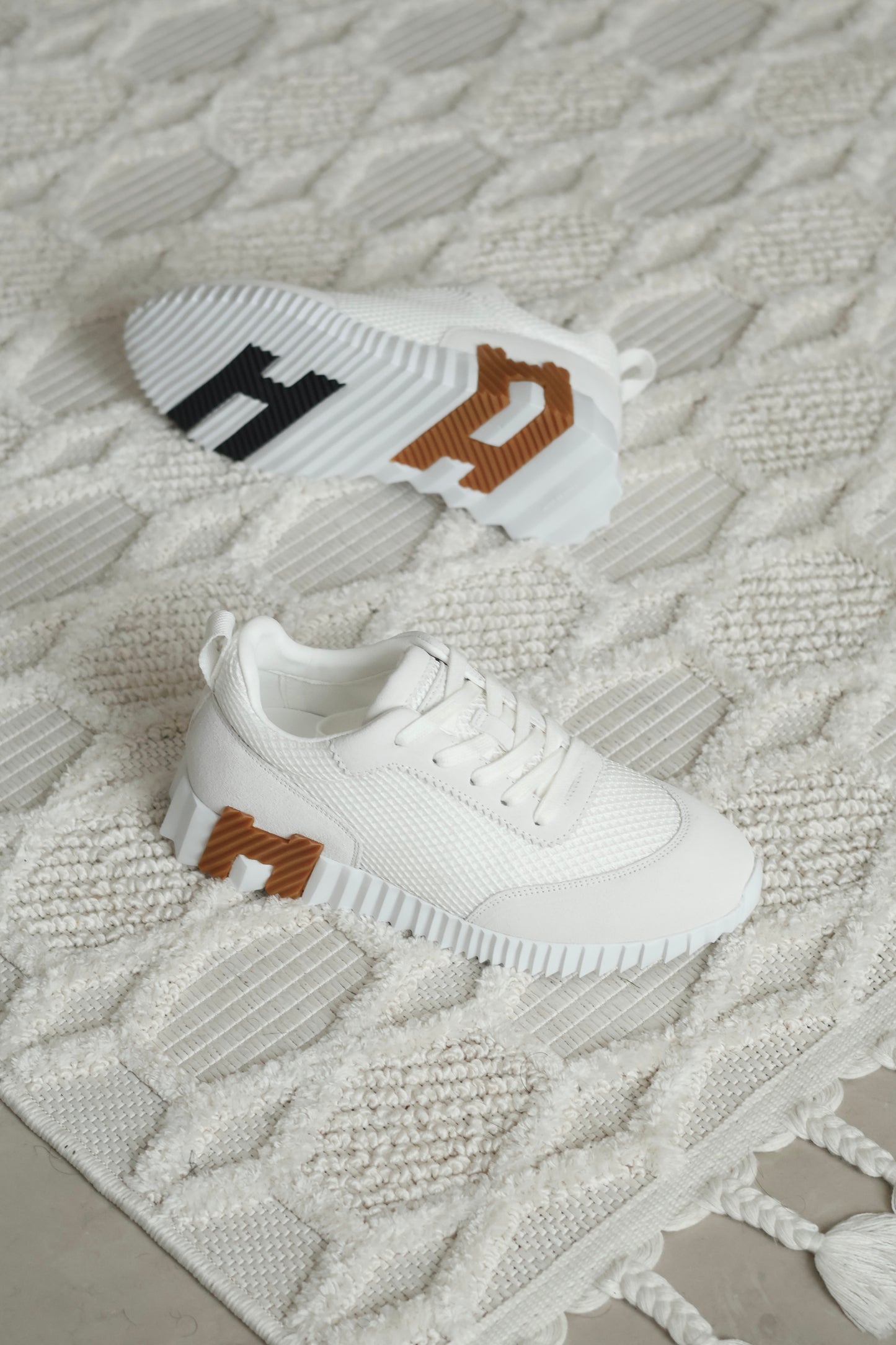 Bouncing sneaker